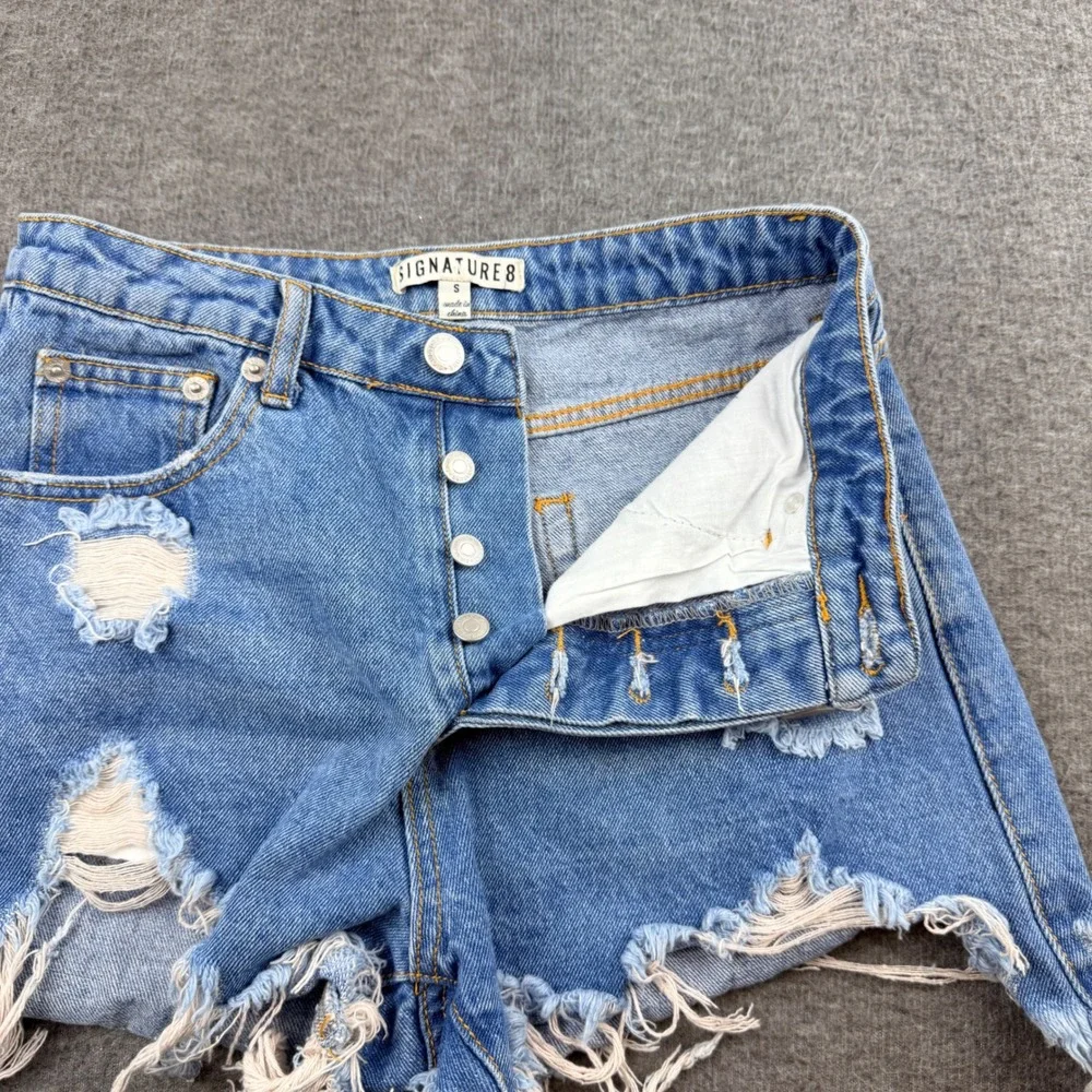 Signature 8 Distressed Denim Shorts Womens Size S Blue High Waisted Frayed Hem‎